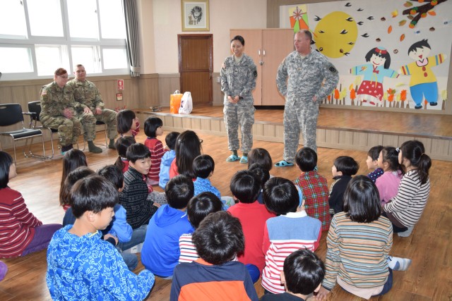 Soldiers share cultural differences, make special memories with children in South Korea