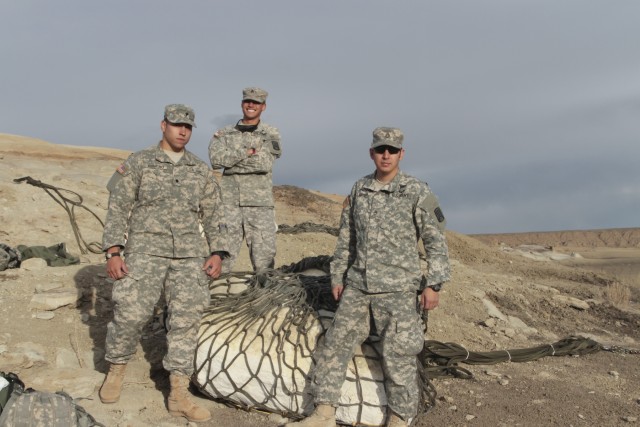 New Mexico National Guard airlifts dinosaur fossils