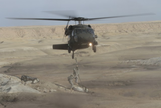 New Mexico National Guard airlifts dinosaur fossils