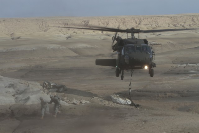 New Mexico National Guard airlifts dinosaur fossils