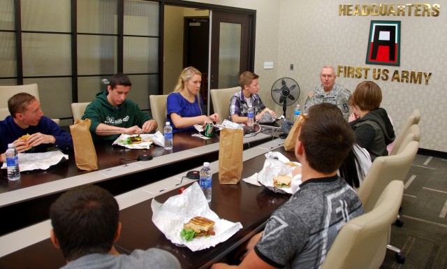 20151020-A-UH299-0692.jpg - Lt. Gen. Michael S. Tucker sits with students to share his Army experiences at a brownbag lunch on October 20 at First Army Headquarters at Rock Island Arsenal, IL.