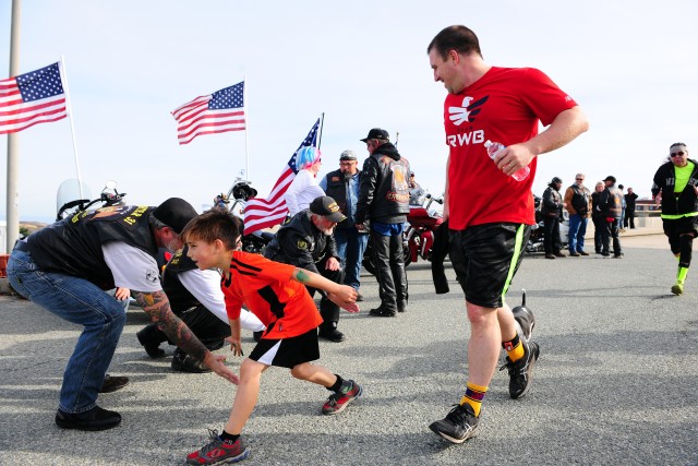 Local running event honors fallen service members