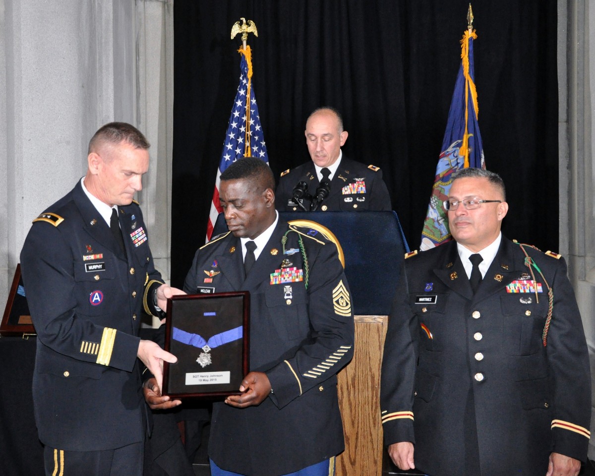 Long delayed Medal of Honor awarded to Sgt. Henry Johnson Displayed in ...