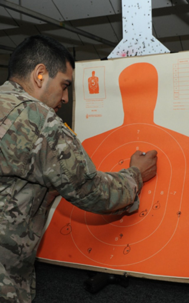 Service members compete for German proficiency badge