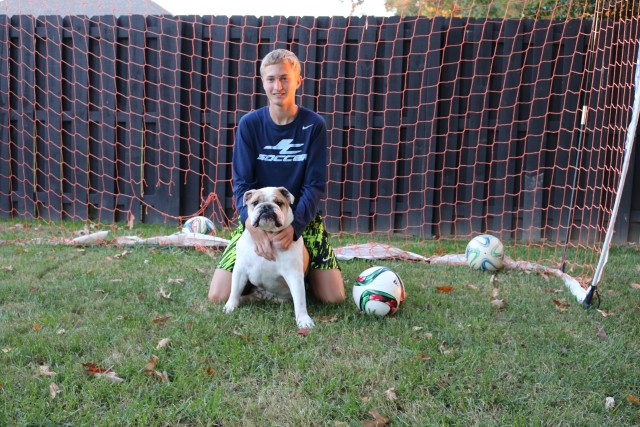 BUDDIES AT THE NET