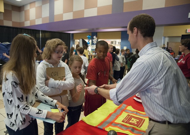 Huntsville Center participates in local elementary school STEAM fair