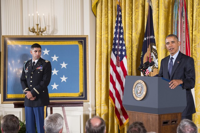 Groberg receives Medal of Honor at White House