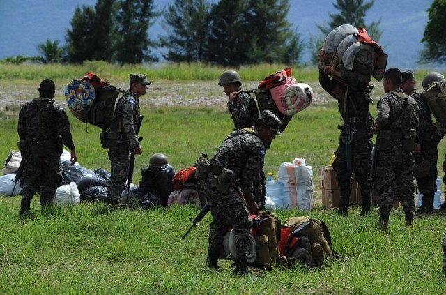 US supports Honduran troop rotation