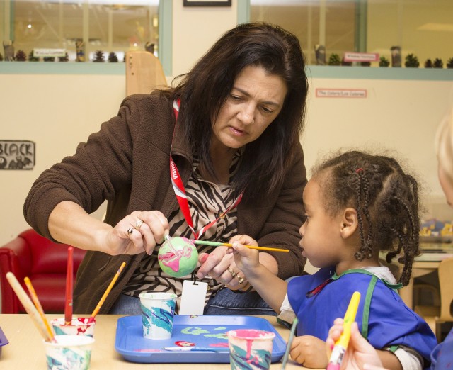 Cody CDC children receive special help for ornament decorating