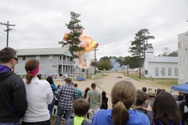 JRTC Ops Group hosts 'box' tour and Tiger Land return