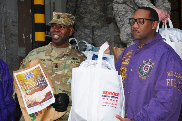 KMC gives thanks, Thanksgiving meals to young troops