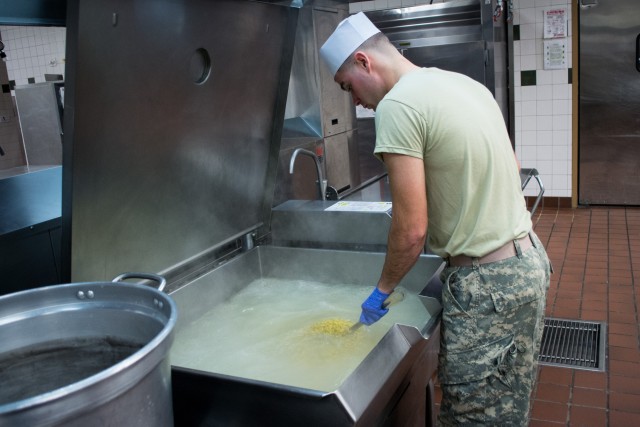 7th Group Culinary Specialists Prepare Thanksgiving Meal