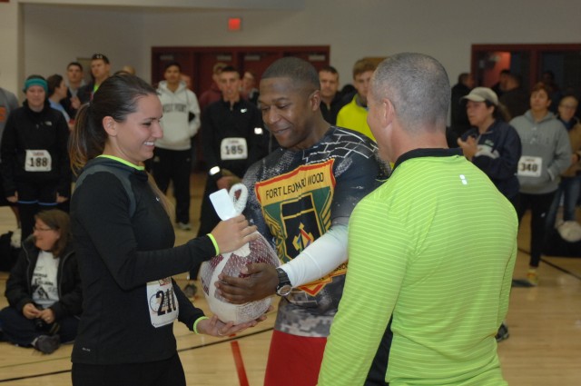 Turkey Trot 5k/10k runners brave cold, wind, snow