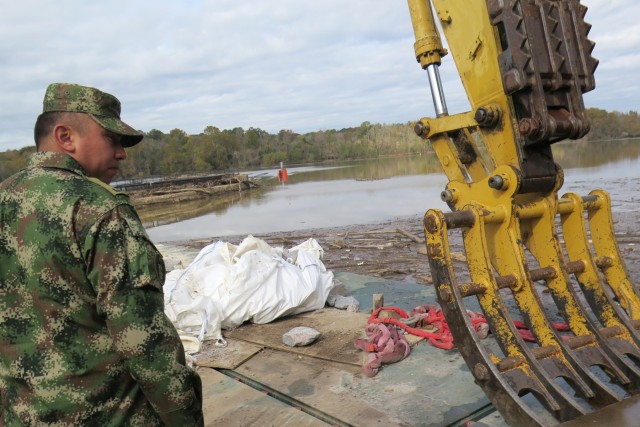 Colombian army engineers view South Carolina flood response