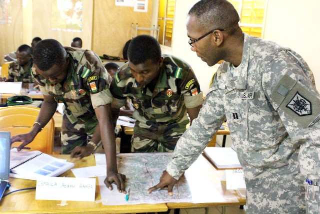Nigerien, Malian soldiers aid US Army's language-translation technology
