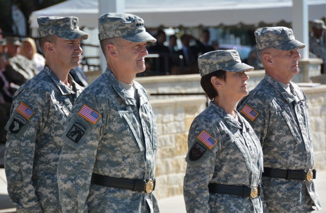 Horoho relinquishes command of MEDCOM