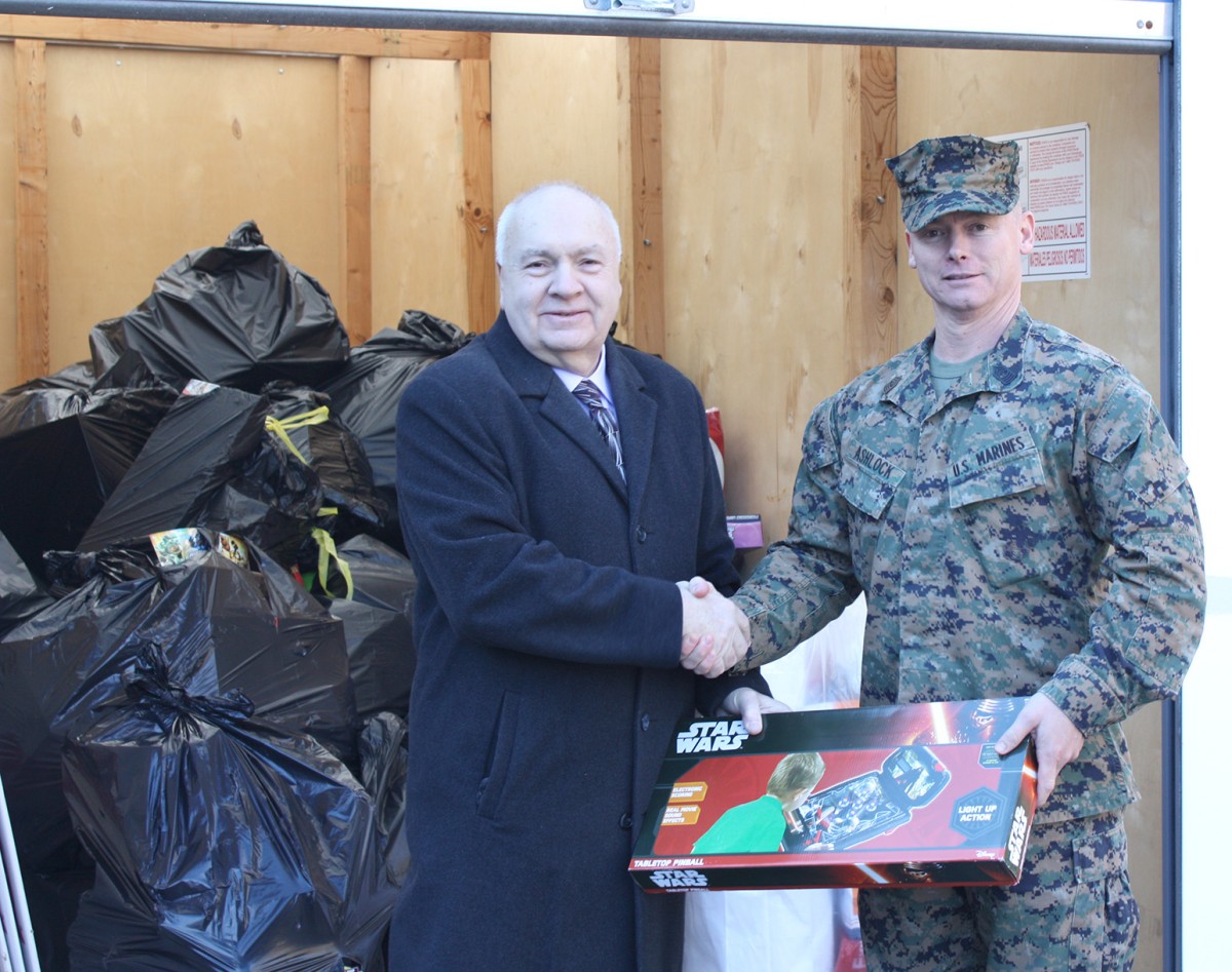 is toys for tots a good charity reddit