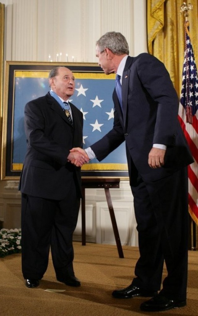 Medal of Honor recipient Rubin dies at 86