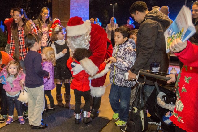 Holiday tree, Santa signal start of holiday season on Joint Base Myer-Henderson Hall