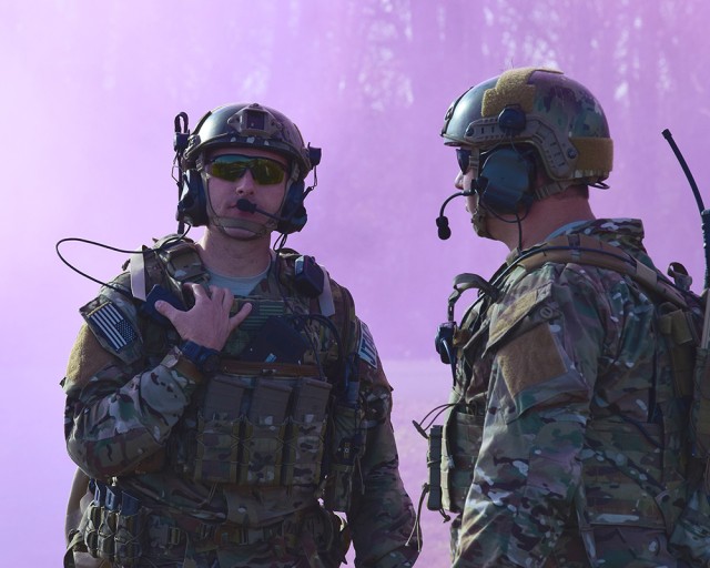 Soldiers in training view airpower demo