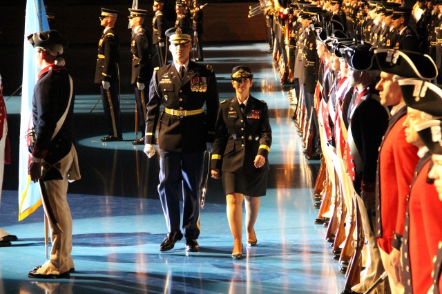 Lt. Gen.  Patrcia Horoho reviews the Old Guard during retirment ceremony