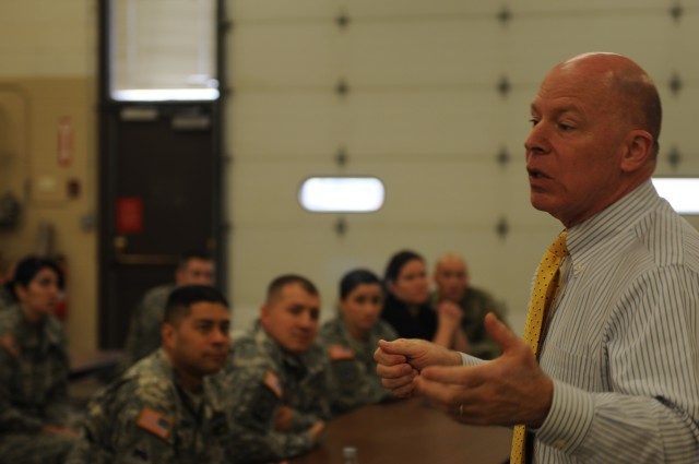 USARC CXO visits Fort Des Moines Army Reserve Center