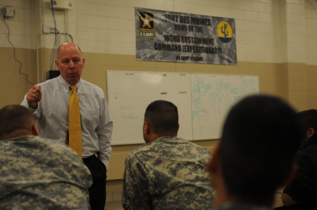 USARC CXO visits Fort Des Moines Army Reserve Center