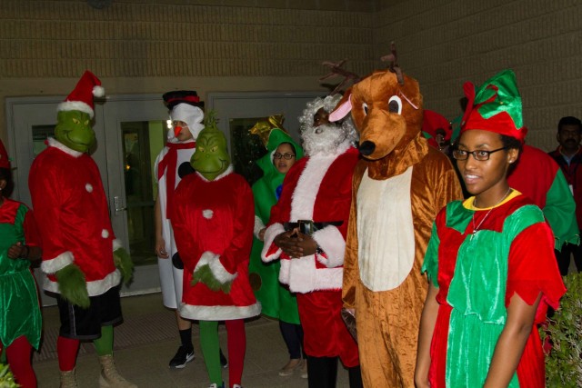 USARCENT lights up holiday cheer