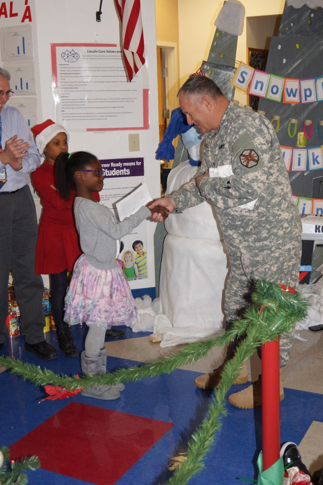 Fort Campbell's Lincoln Elementary hosts successful food drive 