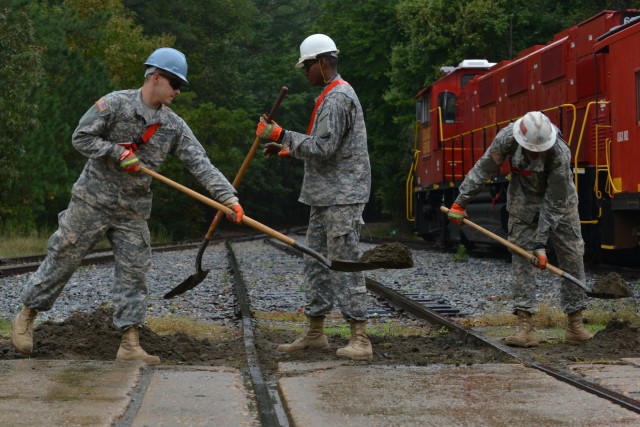 Army graduates 1st 'Rail Ranger' class