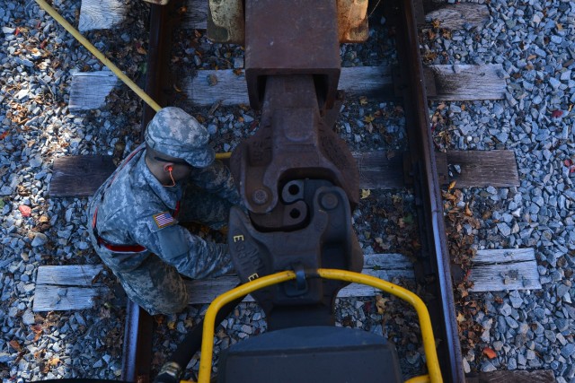Army graduates 1st 'Rail Ranger' class