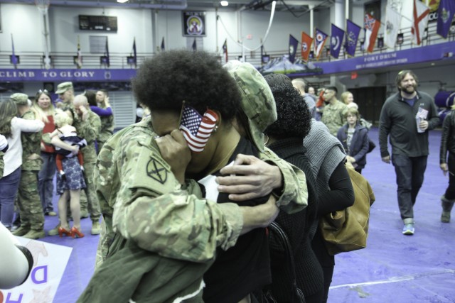 Commandos return home from Afghanistan.