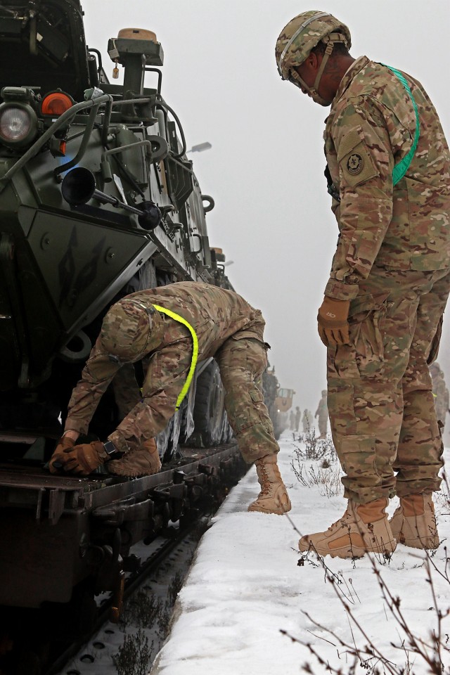 Country hopping cavalry unit unloads train before training