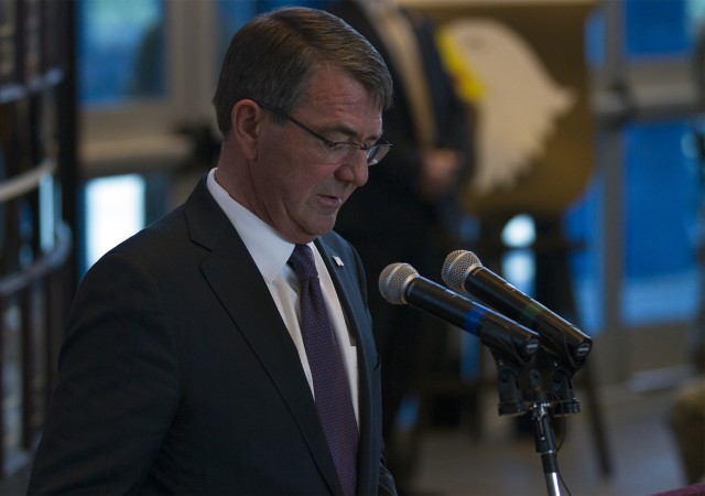 Secretary of Defense visits Fort Campbell