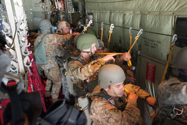 7th Group Soldiers Conduct Airborne Operation 