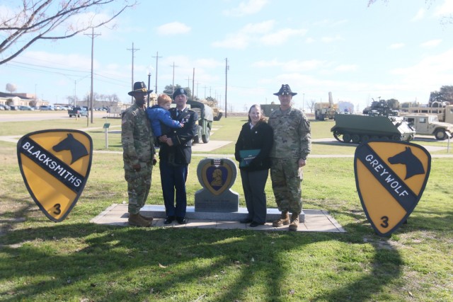 Cav Soldier receives Purple Heart