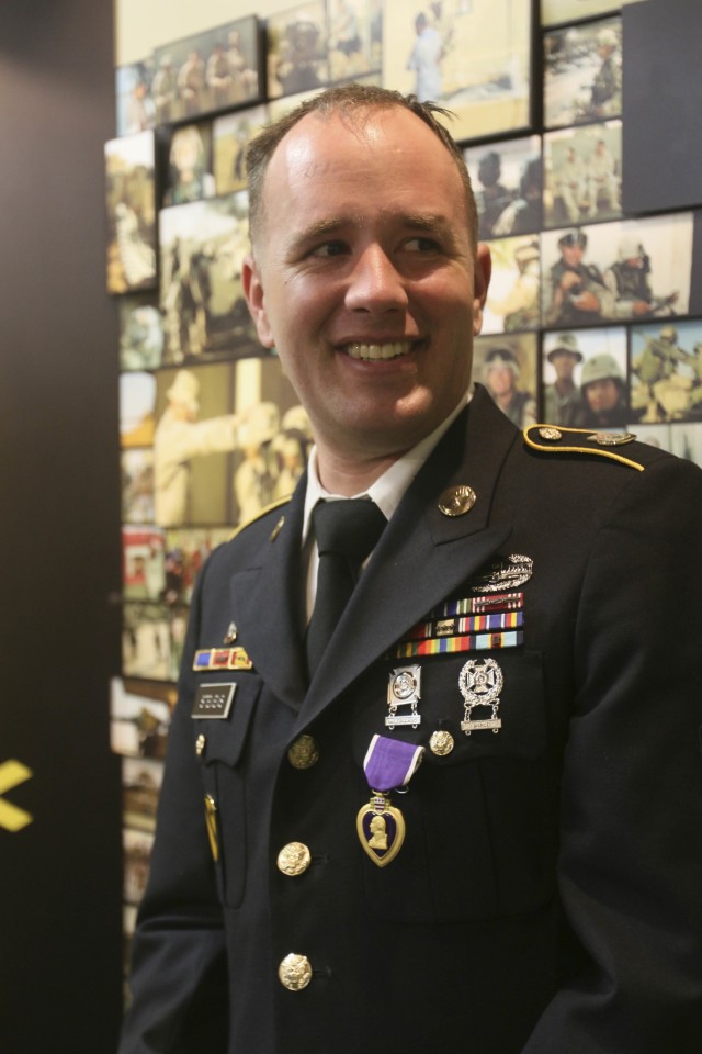 Cav Soldier receives Purple Heart