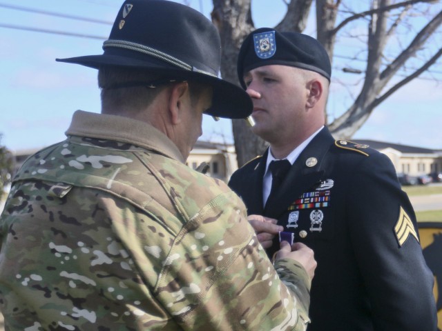 Cav Soldier receives Purple Heart