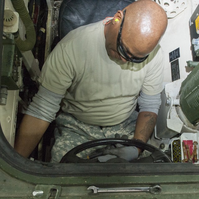 7th ID Soldiers receive Stryker training at ANAD