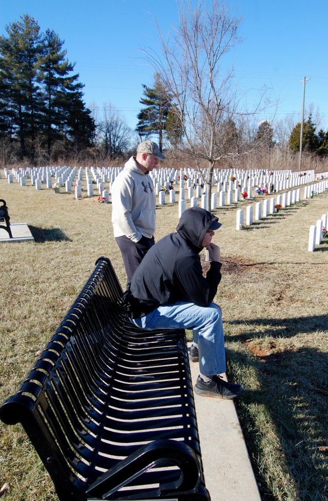 Helping out to honor Kentucky vets