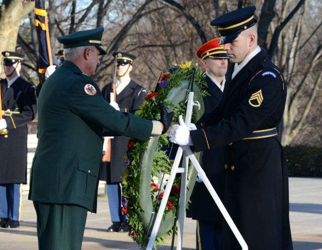 Colombian National Army Commander lays wreath at ANC