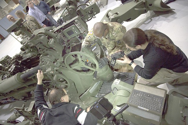 Picatinny creates videos for howitzer training