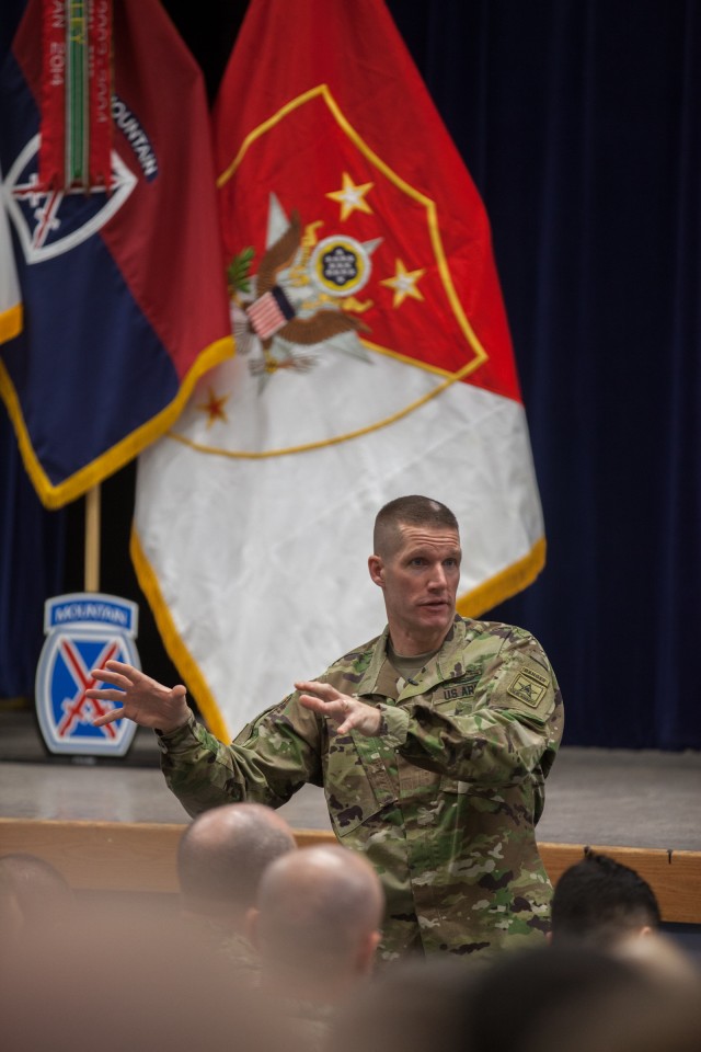 Dailey reiterates importance of readiness, image during Fort Drum visit