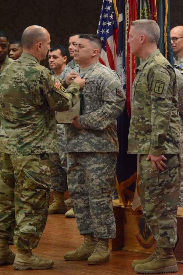 Sgt. Mackie recieves Army Achievement Medal