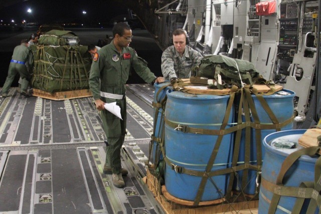 25th Sustainment Brigade validates 'Water in a Box' airdrop capabilities during Lightning Forge