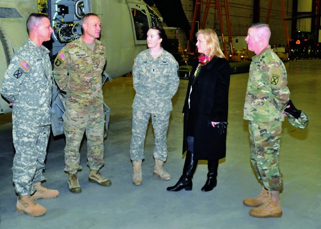 Senator visits Fort Drum, meets with senior leaders
