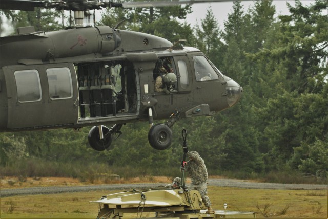 16th CAB conducts sling load and air assault training
