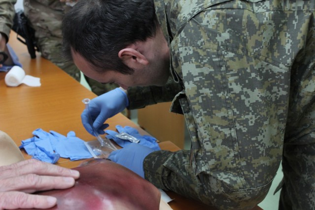 345th CSH trains Kosovo Security Force on new medical equipment