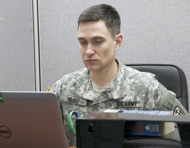 Manning the 504th Language Lab