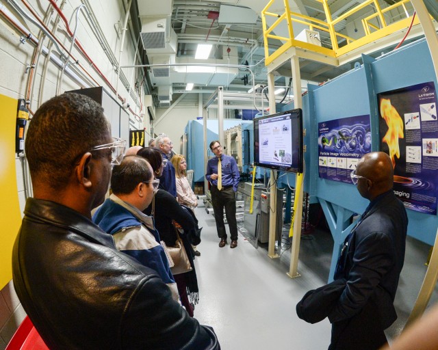 DAU fellows visit laboratory